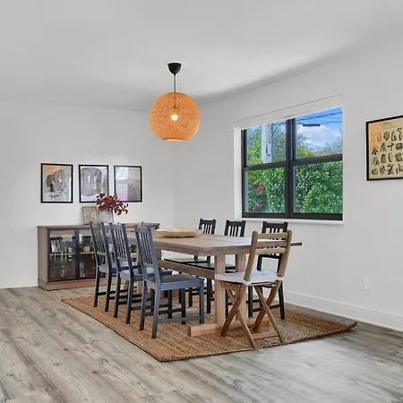 Miami Home 3 Bed 2 Bath Near Beach